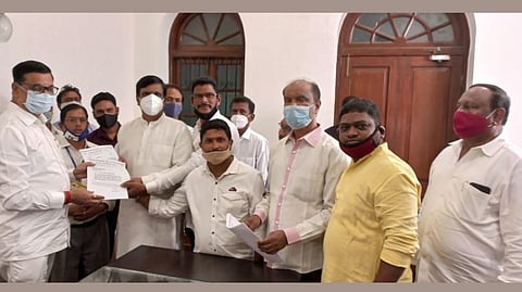 डोंबिवलीमधील ग्रामस्थांनी घेतली महसूल मंत्री बाळासाहेब थोरात यांची भेट
