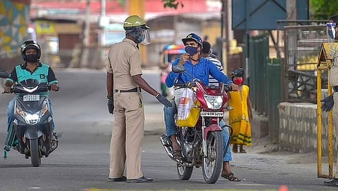नाशकात पुन्हा हेल्मेट सक्ती, नो हेल्मेट नो पेट्रोल
