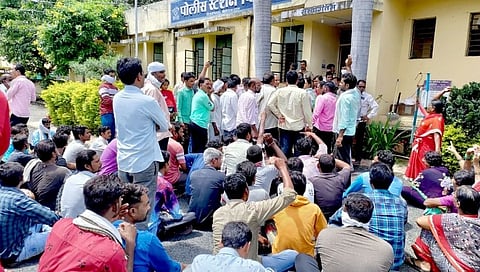 Breaking Yavatmal : शिवसेना महिला पदाधिकाऱ्याने धमकवल्याने एकाची आत्महत्या!