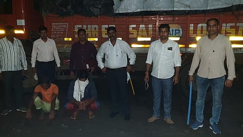 जनावरांची अवैधरित्या वाहतूक करणारे गजाआड