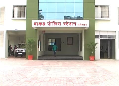 कौटुंबिक वाद मिटवायला 'तो' न्यायालयात गेला, म्हणून जातपंचायतीने त्याच्या कुटुंबावरच बहिष्कार टाकला!