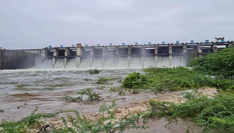 माजलगावमधील धरण शंभर टक्के भरलं; तब्बल 11 दरवाजे उघडले