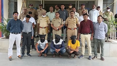 गोळ्या झाडून करण्यात आलेल्या हत्याकांडाचा उलगडा; ३ आरोपी अटक