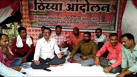 शाळेच्या आवारातील बांधकाम थांबवा; भंडाऱ्यामध्ये शाळा बचाव समितीच्या वतीने ठिय्या आंदोलन! 