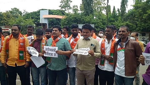 #परीक्षांचाधंदाथांबवा : डोकं असलेला आरोग्य मंत्री नियुक्त करा; भाजयुमोची मागणी