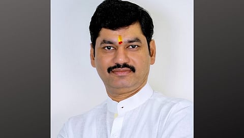 बीड जिल्ह्याला विशेष आर्थिक पॅकेज द्या; मुंडेंची मुख्यमंत्र्यांकडे मागणी 