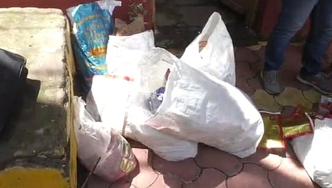 बेकायदेशीर गुटखा विकणाऱ्या बारा पान टपरी चालकांवर कारवाई