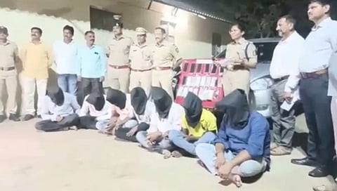 सोलापुरात एक कोटीच्या खंडणीसाठी डॉक्‍टरचे अपहरण, आरोपीना पोलिसांनी ठोकल्या बेड्या