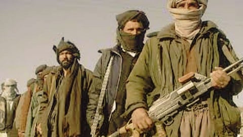 Taliban; इस्लामिक स्टेटच्या तळावर हल्ले