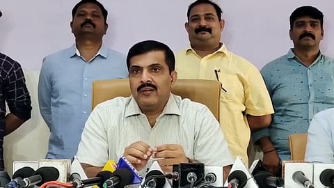 ड्रीम गर्ल बनून फसवणूक करणाऱ्या आरोपला बेड्या