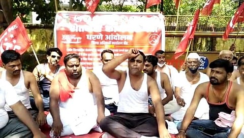 Beed : शेतकऱ्यांच्या विविध मागण्यांसाठी शेकापचे अर्धनग्न आंदोलन!