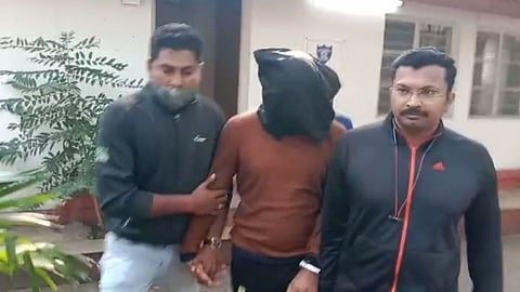 किरण गोसावीची अटक नेमकी कोणत्या प्रकरणी?