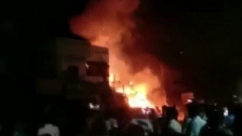 तामिळनाडू अग्नितांडव; फटाक्यांच्या गोदामाला भीषण आग, सहा जणांचा मृत्यू 