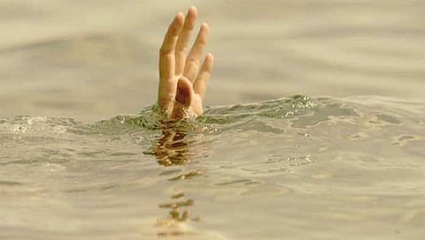 धरणात बुडालेल्या दोन मुलांचे मृतदेह सापडले