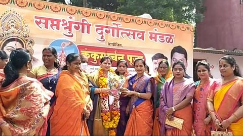 राजश्री मुंडे यांच्या हस्ते दीड हजार महिलांना ई-श्रम कार्डचे वाटप