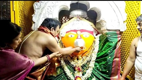 बीड - दीड वर्षानंतर बीडचे ग्रामदैवत असणारे खंडेश्वरी देवीचे मंदिर दर्शनासाठी खुले...