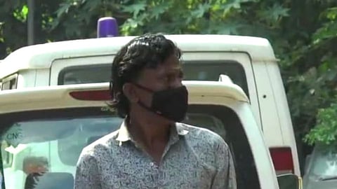 Mumbai: तृतीयपंथी बनून लोकांना लुटणाऱ्या अट्टल भामट्याला अटक!