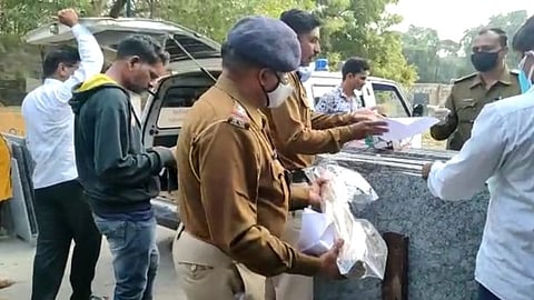 जावयाने सासूच्या डोक्यात फरशी घालून आणि चाकूने वार करत केली निर्घृण हत्या; कारण ऐकाल तर व्हाल थक्क