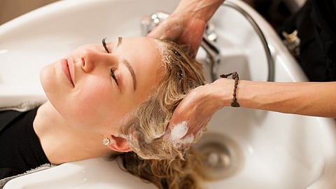 Winter Hair Care Tips: हिवाळ्यात केसांची काळजी कशी घ्यावी ?