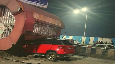 Pune: बीआरटी बस स्टॉपला कार धडकल्याने दोघांचा जागीच मृत्यू, दोन गंभीर