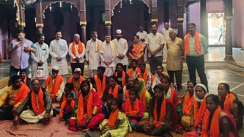 पैठणमध्ये ५३ जणांनी ख्रिश्चन धर्माचा त्याग करून स्वीकारला हिंदू धर्म! 