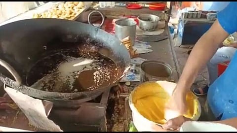 सोलापूर : जनावरांच्या हाडापासून तेल आणि तूप सदृश्य पदार्थ ! 