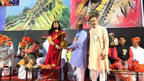 मिलिंद एकबोटे, कालिचरण बाबा विरोधात पुण्यात गुन्हा दाखल