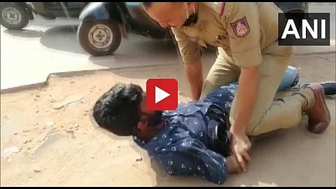 Police Arrested Mobile Snatchers In Filmy Style