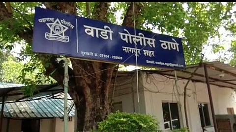Nagpur News: शाळेत खेळताना पडला, दवाखान्यात न नेता शिक्षकांनी विद्यार्थ्याला बेदम मारलं; नागपुरमधील धक्कादायक घटना