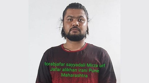 ठग ऑफ हिंदुस्थान! अधिकारी असल्याचं सांगून बड्यांना लुटणाऱ्याला बेड्या