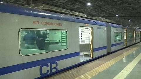 Mumbai local train