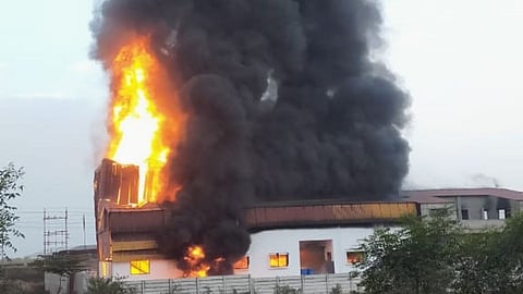 Fire Breaks Out: कोल्हापूरमध्ये केमिकल फॅक्टरीला आग; कोट्यवधीचे नुकसान (पहा Video)