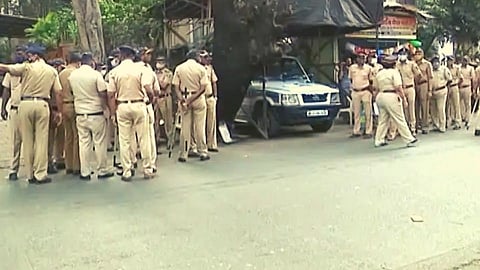 Anil Parab: परिवहन मंत्री अनिल परबांच्या घराबाहेर 1800 प्रशिक्षणार्थ्यांचे आंदोलन; पोलिसांचा बंदोबस्त वाढवला