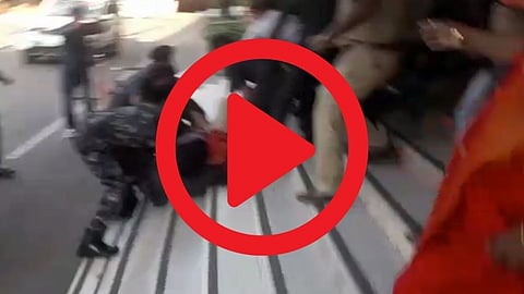 Pune Breaking : पुण्यात शिवसैनिकांकडून किरीट सोमय्या यांना मारहाण; पहा Video 