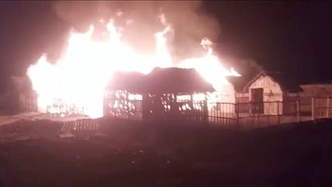 सांगली: राजकीय वादातून चक्क धाबाच पेटवला ! 11 लाखांचे नुकसान...