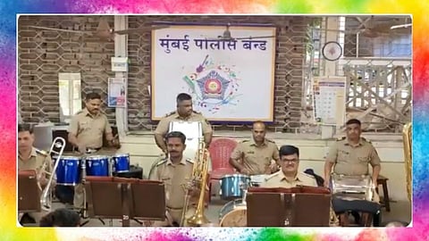 Mumbai Police Play Rang Barase Song On Band At Holi Occasion