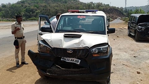vehicle belonging to the security convoy of tourism minister aditya thackeray met with an accident near kharepatan