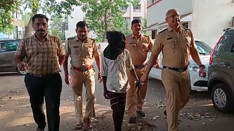 अनैतिक संबंधाच्या संशयातून पतीने डोक्यात वीट मारून केली पत्नीची हत्या