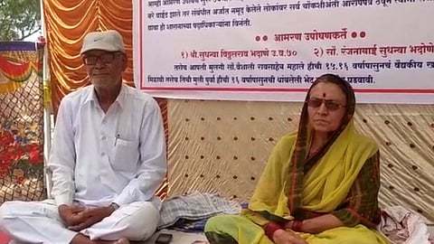 Breaking : धुळ्यात उपोषणकर्त्या वृद्धाचा मृत्यू; अधिकाऱ्यांचे दुर्लक्ष!