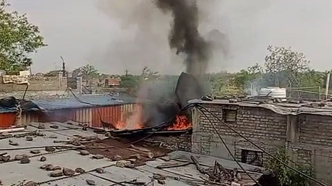 gas cylinder explodes in a house near padegoan, Washim latest Marathi news