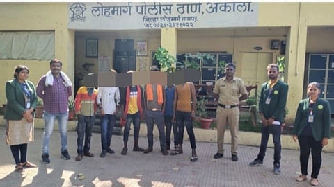 The release of six child laborers from Akola railway station