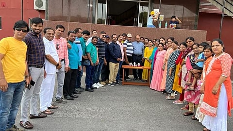 Vilas Jamdar Arranged Meet-Up of 1989 batch school friends