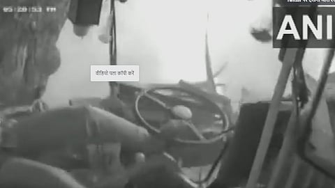 Watch Viral Video private buses collided Tamil Nadu