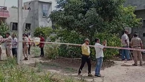 Sangli, Miraj, Mahisal, Sangli Breaking News, Doctor, Teacher