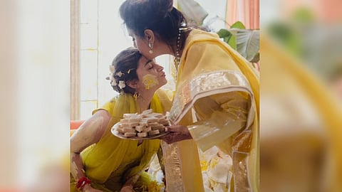 Neetu Kapoor and Alia Bhatt image