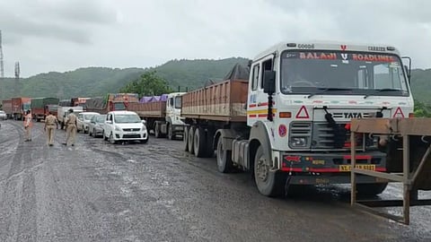 mumbai goa highway, traffic jam