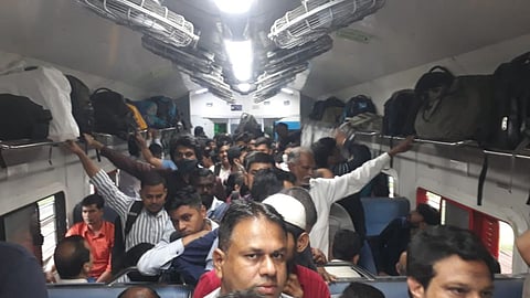 sinhgad express, deccan queen , passengers 