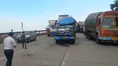 Mumbai Pune Expressway, Mumbai Pune Expressway Accident , Traffic Update 