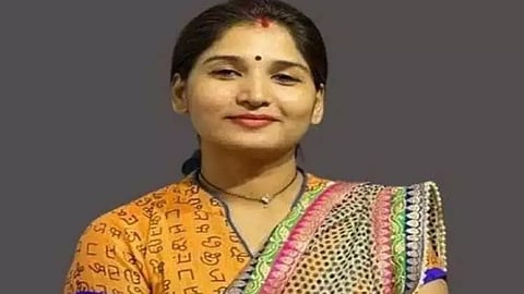 Karuna Munde , Sangamner