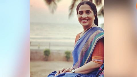 Madhurani Gokhale Prabhulkar teaches Poem